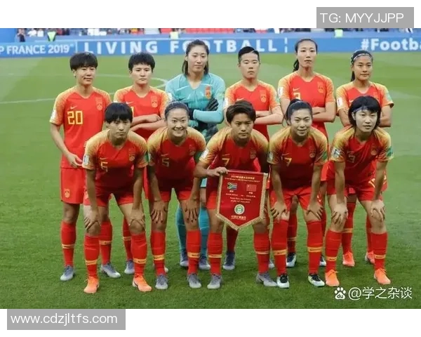 十大足球明星的妻子们她们的魅力与故事揭示了足球背后的爱与支持